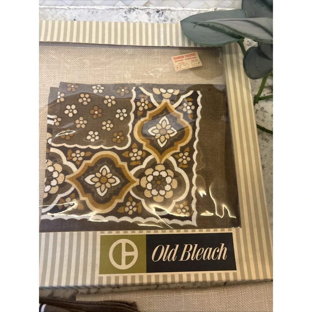 NOS 8 Old Bleach Napkins/placemat Irish Linen Luncheon‎ Set Original Box *READ*